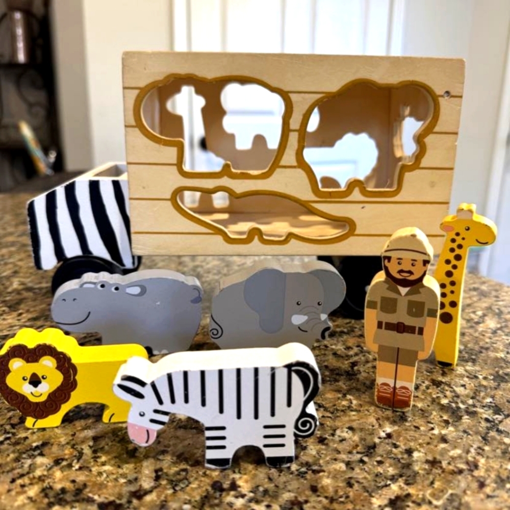 Melissa & Doug Safari Animal Rescue Truck